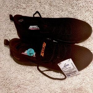 Woman’s Bobs by Sketchers tennis shoes NWT size 7.5